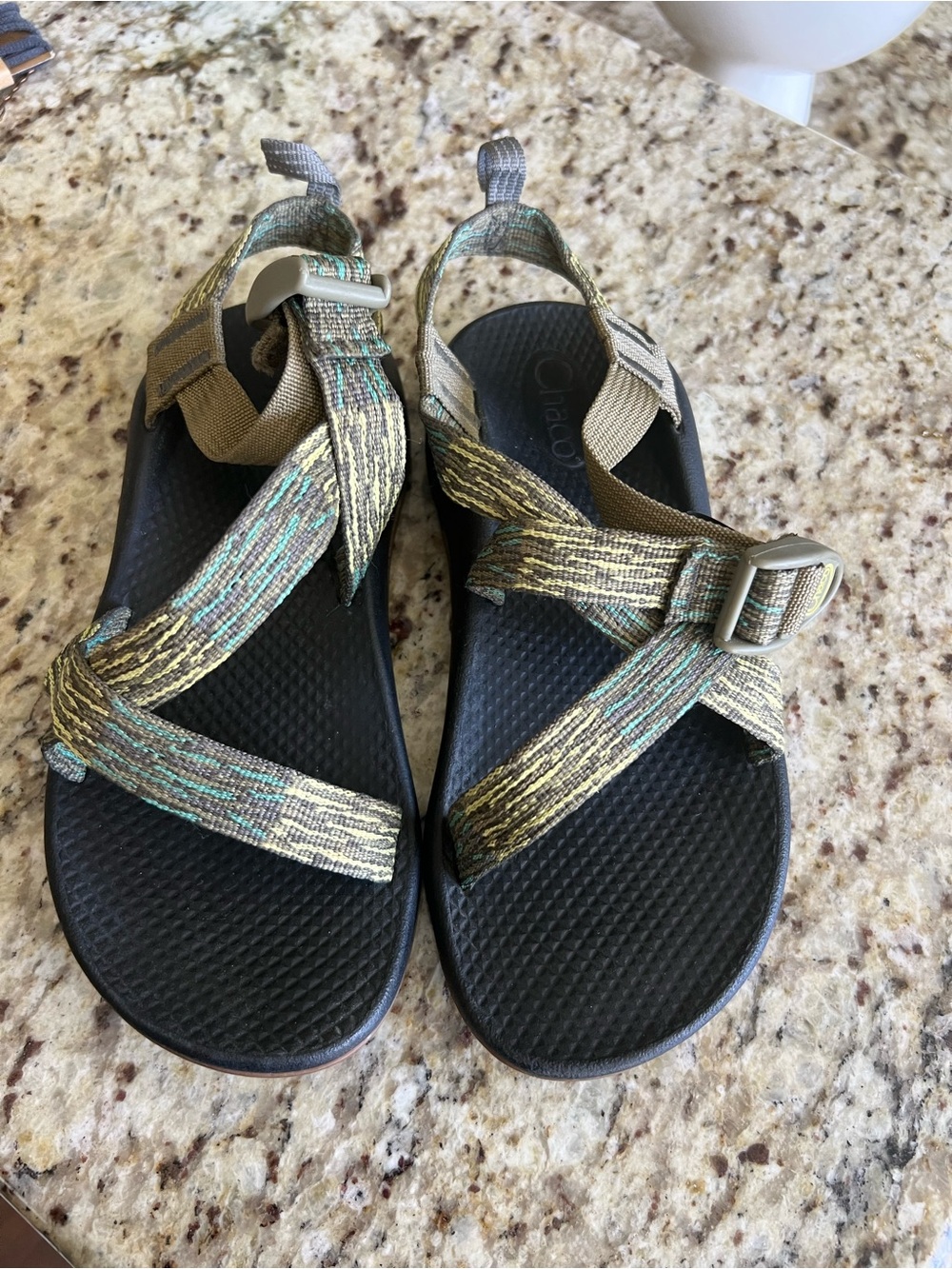 Chaco Boys Outdoor Strappy Sandals with Multicolor Webbing size 4